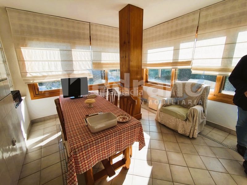 Foto 948caf71-8a52-47e2-af4f-afd6a03a314e. Xalet amb aparcament piscina a Urbanizaciones Benidorm