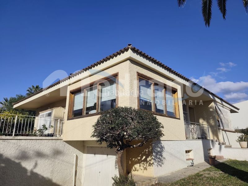 Foto 97762898-cbb8-4e06-84aa-8cdf2a5446b2. Xalet amb aparcament piscina a Urbanizaciones Benidorm