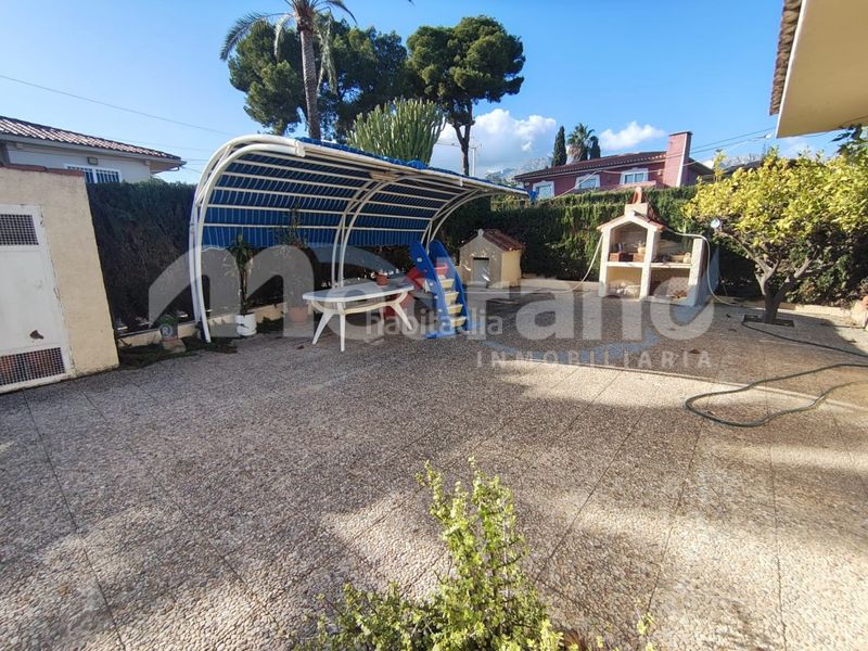 Foto a4a6e161-af6d-457f-8096-0a9b3efb56c6. Xalet amb aparcament piscina a Urbanizaciones Benidorm