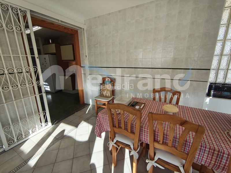 Foto dbcb30e5-33fd-4c9d-b9e0-2c4bfd1f18cf. Xalet amb aparcament piscina a Urbanizaciones Benidorm