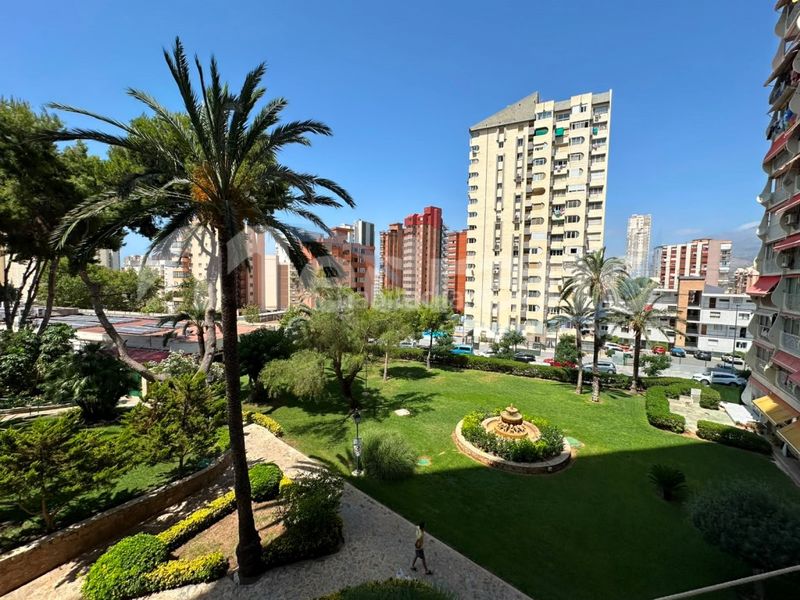 Foto efe43fa8-cfb6-4897-8b8d-0d712e6f4a6e. Estudi amb aparcament piscina a Rincón Alto Benidorm