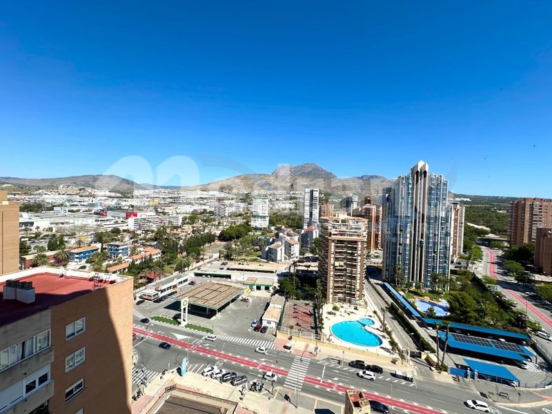Foto c48dc2ed-e8bb-4c01-a258-33017f93b72a. Pis amb aparcament piscina a Playa Poniente Benidorm