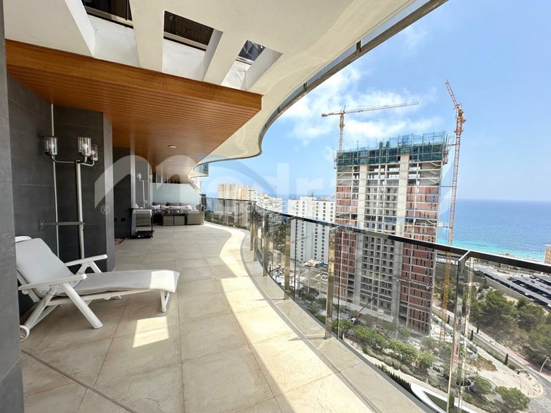 Foto d5d30505-bd3f-4893-af38-e1698994682a. Pis amb calefacció aparcament piscina a Playa Poniente Benidorm