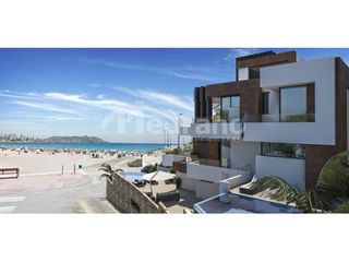 Maison à Playa Poniente. Se vende exclusiva duplex en 1º linea de poniente