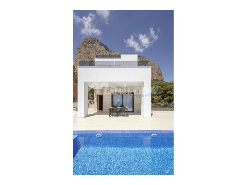 Foto 4e764ec1-279a-4e37-9f7c-9a480c941d29. Casa amb calefacció aparcament piscina a balcón de ponoig - Polop paradis - Polop hills Polop