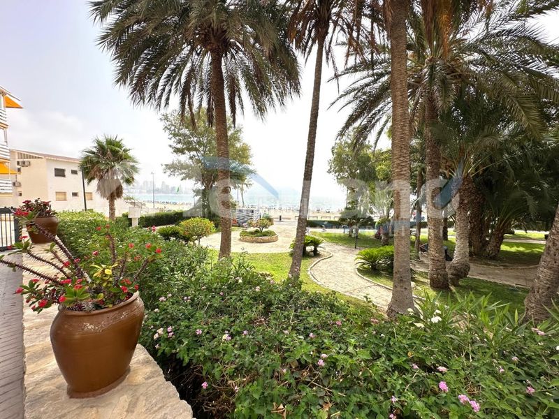 Foto a6b906c6-4d0d-48a4-9445-d8b28a2b3d4d. Pis amb calefacció aparcament a Playa Poniente Benidorm