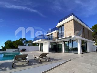 Rent House  Calle londres. Exclusiva villa en sierra cortina con 6 habitaciones y 5 baños