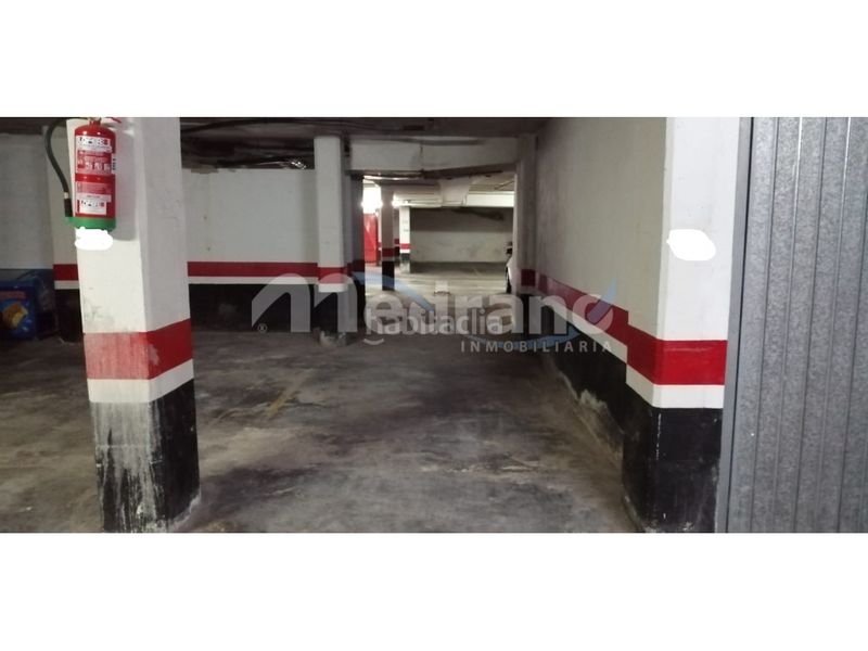 Foto f284f0ff-c6ae-49a9-9175-a3e347e64737. Aparcament cotxe a Playa Poniente Benidorm