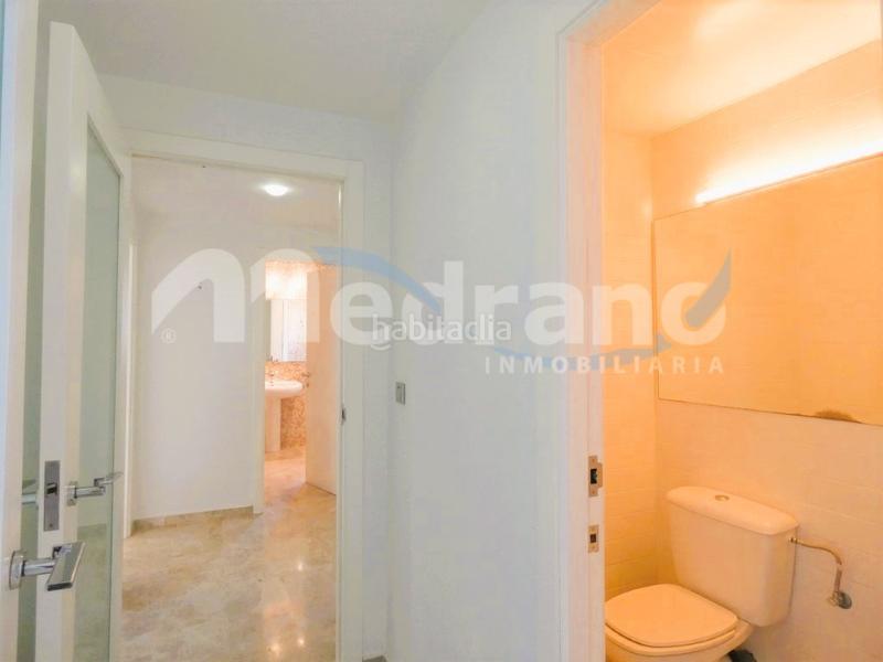 Foto 0297a613-6a75-4ad8-8742-fc31156d2e69. Àtic amb calefacció aparcament piscina a Playa Poniente Benidorm