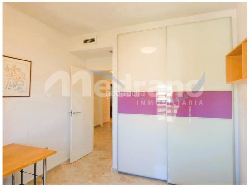 Foto 0995a3ce-9a12-4a83-97c7-72e3c958c135. Àtic amb calefacció aparcament piscina a Playa Poniente Benidorm