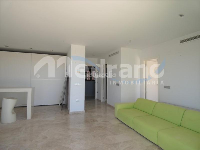 Foto 3712eef7-6ddc-4ca3-a986-232c17e73f04. Àtic amb calefacció aparcament piscina a Playa Poniente Benidorm