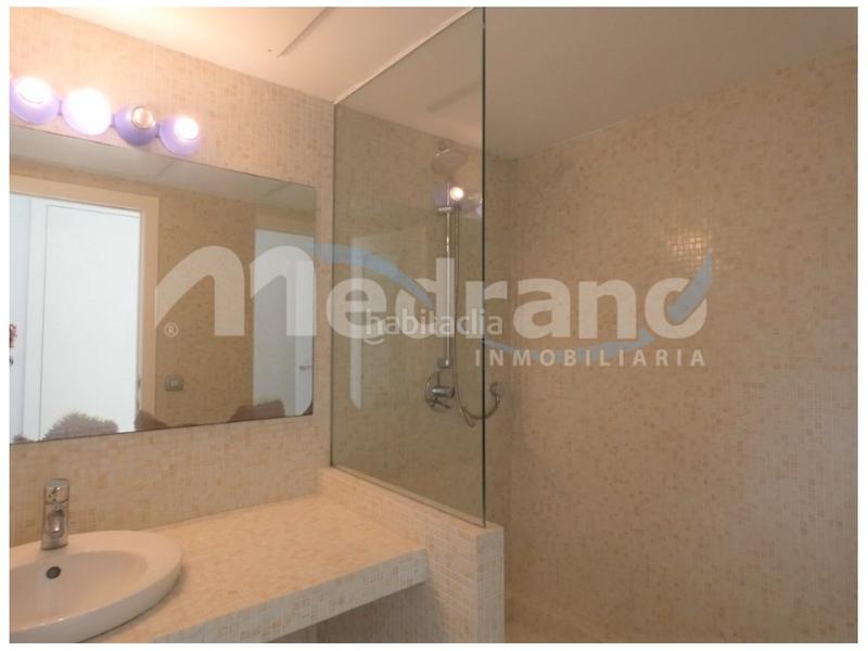 Foto 550e5590-938b-4f8b-b66e-c8b22d2d037d. Àtic amb calefacció aparcament piscina a Playa Poniente Benidorm