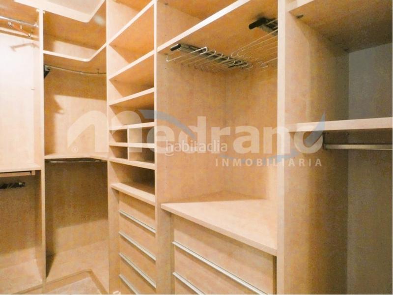 Foto 5d45722b-1e74-4b39-b083-0d8b273f4558. Àtic amb calefacció aparcament piscina a Playa Poniente Benidorm