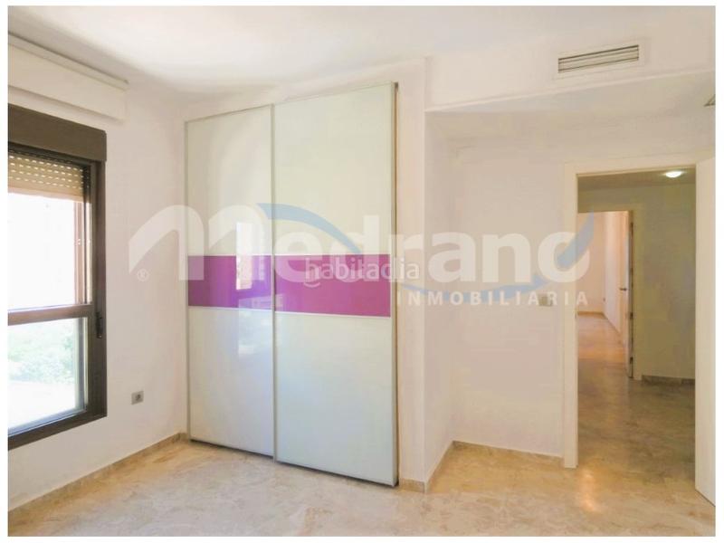 Foto 60fbbf0b-59d0-44d0-8844-adb8ec7d686c. Àtic amb calefacció aparcament piscina a Playa Poniente Benidorm