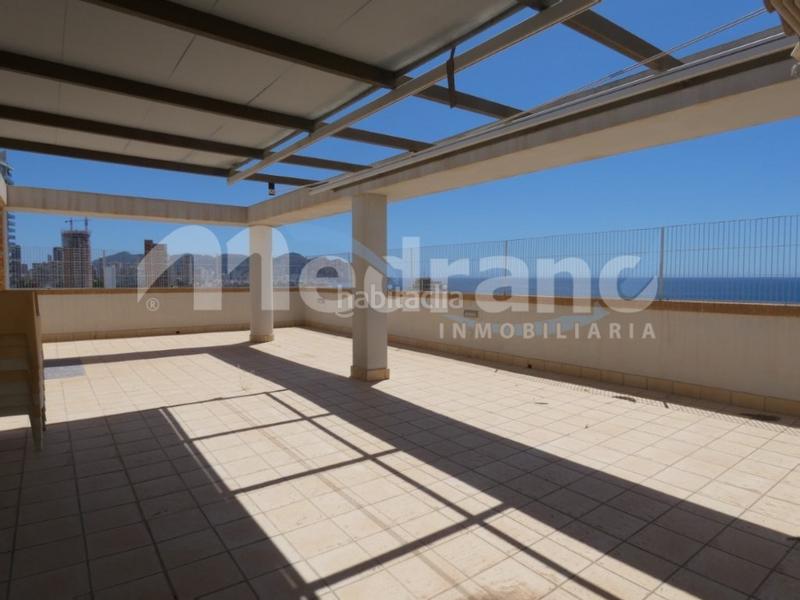 Foto 84e1adb8-deff-477f-9a87-406a9b12ebe4. Àtic amb calefacció aparcament piscina a Playa Poniente Benidorm