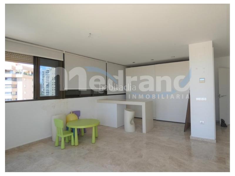 Foto 8835d693-2fa0-44dd-ae4e-78cf9e0aadd0. Àtic amb calefacció aparcament piscina a Playa Poniente Benidorm