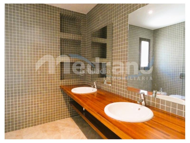 Foto 8dca01d0-d87d-40d7-822c-552302763a75. Àtic amb calefacció aparcament piscina a Playa Poniente Benidorm