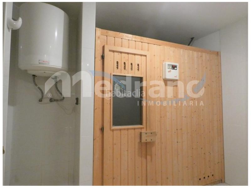 Foto 99030a22-22c0-44fd-857b-524e3c52a6e9. Àtic amb calefacció aparcament piscina a Playa Poniente Benidorm