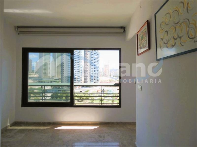 Foto a9370bc7-18cd-4c4a-b8c1-e724bb4324df. Àtic amb calefacció aparcament piscina a Playa Poniente Benidorm