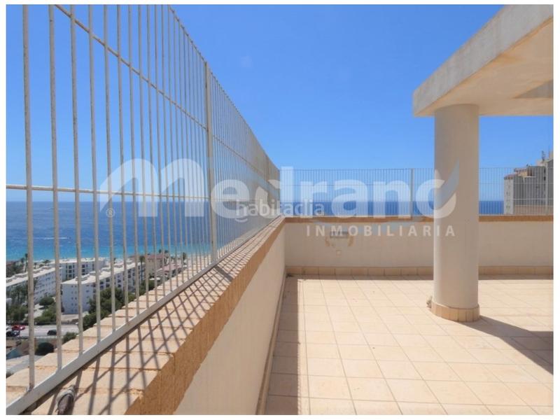 Foto ce83bf31-bb33-4ea0-9468-87f7a265850a. Àtic amb calefacció aparcament piscina a Playa Poniente Benidorm