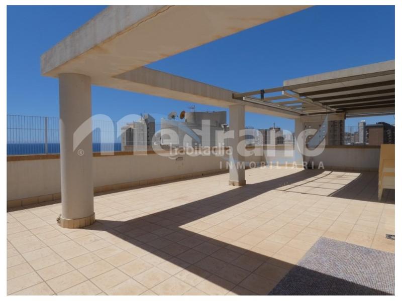 Foto d9517409-13be-478a-ab3b-a13fb83d4c41. Àtic amb calefacció aparcament piscina a Playa Poniente Benidorm