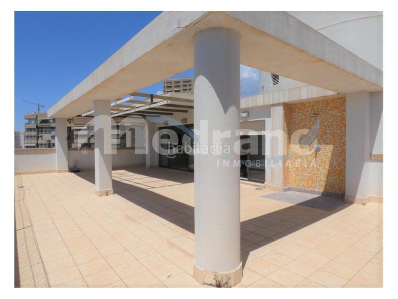 Foto f7785137-c33a-4e64-9d94-a3abd0cb3266. Àtic amb calefacció aparcament piscina a Playa Poniente Benidorm