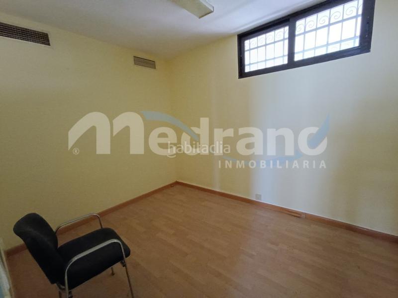 Foto 73cdecfa-2ca8-47ad-9723-04bc19f90a68. Alquiler local comercial se alquila local en zona rincón en Benidorm