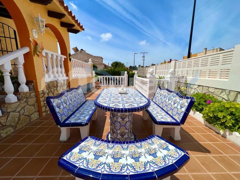 Foto 34271624-1e02-4df9-a780-c881d3d766a9. Xalet amb calefacció aparcament a Coloma Nucia (la)