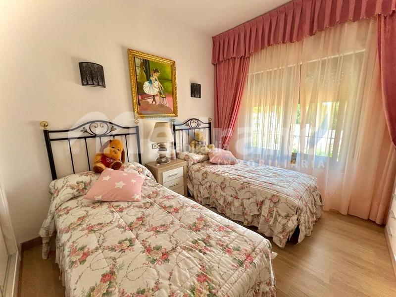 Foto 58b1c962-cba5-4795-b6b7-7af4dd2ada22. Xalet amb calefacció aparcament a Coloma Nucia (la)