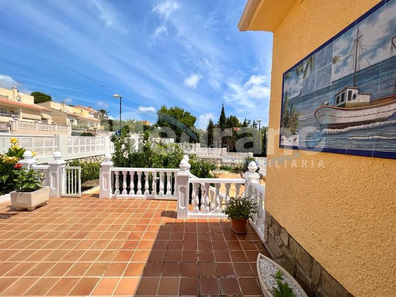 Foto 873eeb9e-0eff-4442-8fa8-3dc16ac824b2. Xalet amb calefacció aparcament a Coloma Nucia (la)