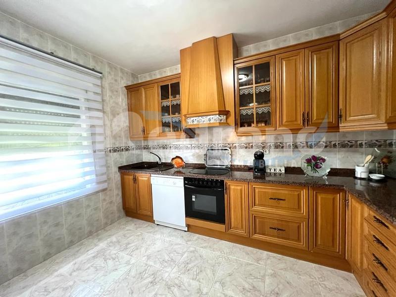 Foto f3553e9a-8a53-4667-bf57-00b301250e2e. Xalet amb calefacció aparcament a Coloma Nucia (la)