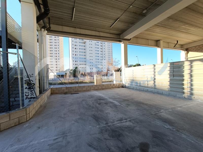 Foto b6e5527d-252b-4d42-93a0-85f7c9bff444. Affitto locale commerciale in cala Finestrat Finestrat