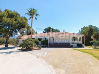 Casa  N/a. Se vende preciosa villa reformada en coloma, la nucia
