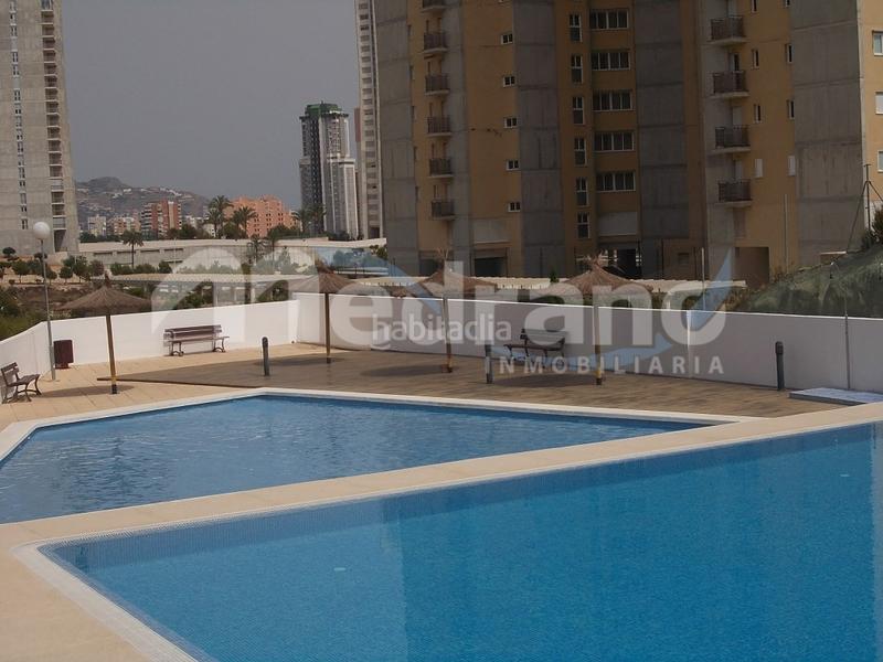 Foto 70db41d4-6dc8-4fbf-b24c-e3c25429abdb. Affitto appartamento con riscaldamento parcheggio piscina in Benidorm