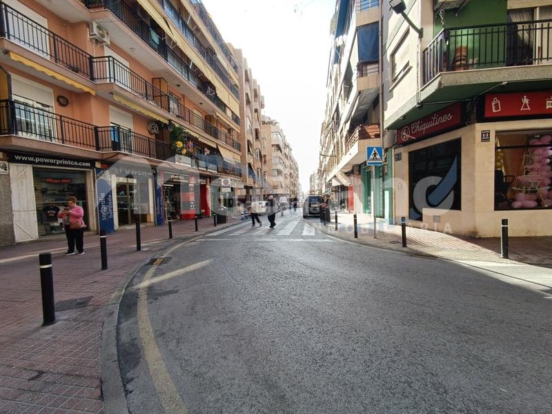 Foto b785c068-9776-47b5-ad58-18e3fc828466. Locale commerciale in Centro Urbano Benidorm