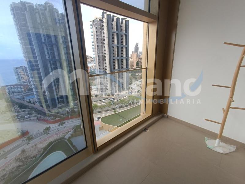 Foto 806a7b5f-a433-4630-a33b-9d1d816d4ab5. Miete etagenwohnung mit parking in Playa Poniente Benidorm