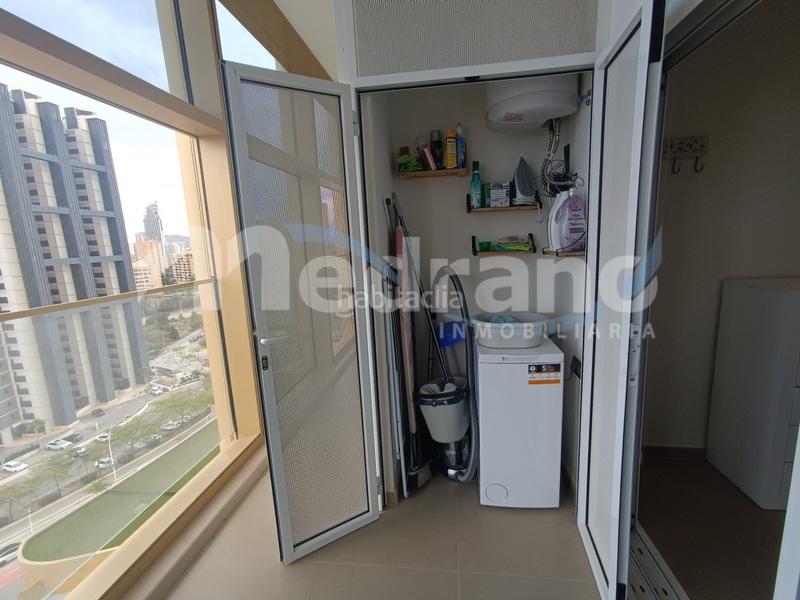 Foto 54024e85-6ad6-48f6-84a8-f5cfad5d6ba2. Rent flat with parking in Playa Poniente Benidorm