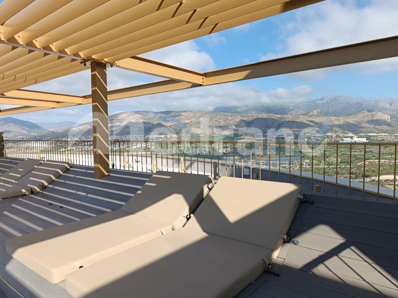 Foto 5b777bfc-dc9a-49f6-9151-700f95efe63f. Rent flat with parking in Playa Poniente Benidorm