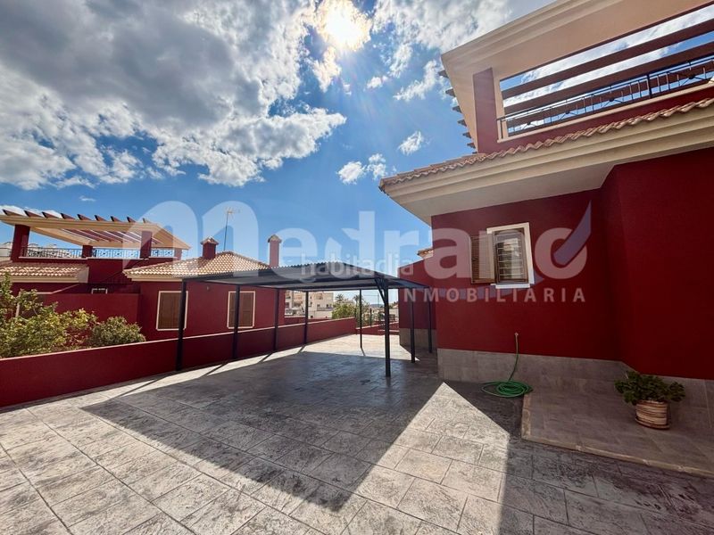 Foto 1c131048-829e-47a5-b9fd-f97fe4e5ed6f. Chalet  independiente zona en balcón de Finestrat-terra marina Finestrat
