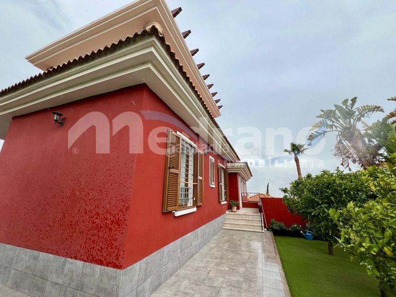 Foto 20141eb5-832a-40e5-bd87-1eb7cb7a0f1e. Chalet  independiente zona en balcón de Finestrat-terra marina Finestrat