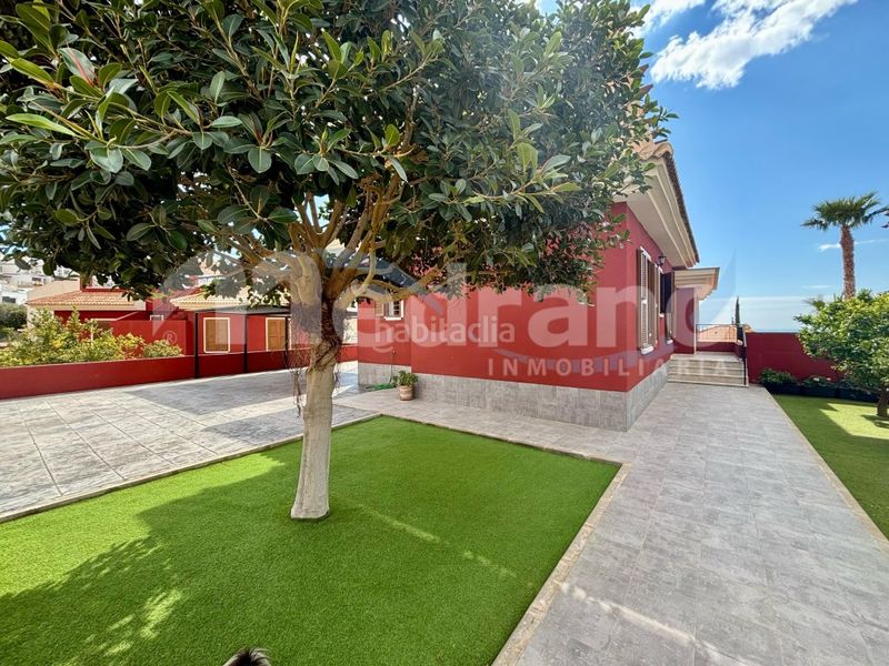 Foto 861934bf-6b4e-403b-ba6f-ff07c7530974. Chalet  independiente zona en balcón de Finestrat-terra marina Finestrat