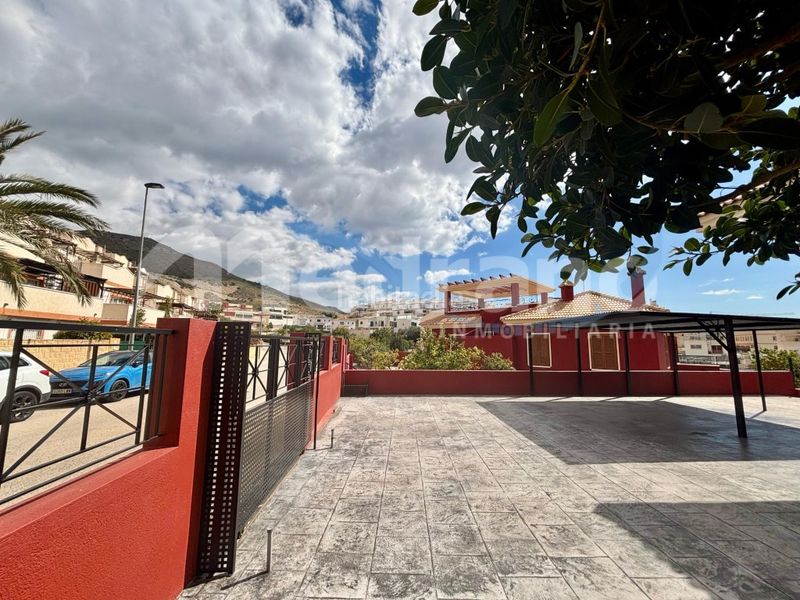 Foto 98462cf0-ea8c-4f88-9719-dbb0189d6776. Chalet  independiente zona en balcón de Finestrat-terra marina Finestrat