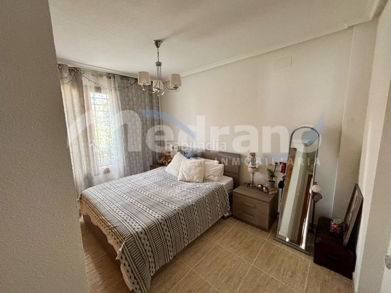 Foto b8f95473-3546-4ef3-b4c2-e98abab4a1b3. Chalet  independiente zona en balcón de Finestrat-terra marina Finestrat