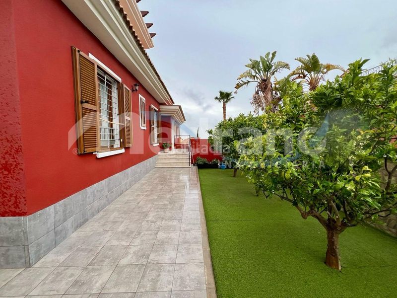 Foto f6aec920-b390-48d0-865d-f868e9302943. Chalet  independiente zona en balcón de Finestrat-terra marina Finestrat