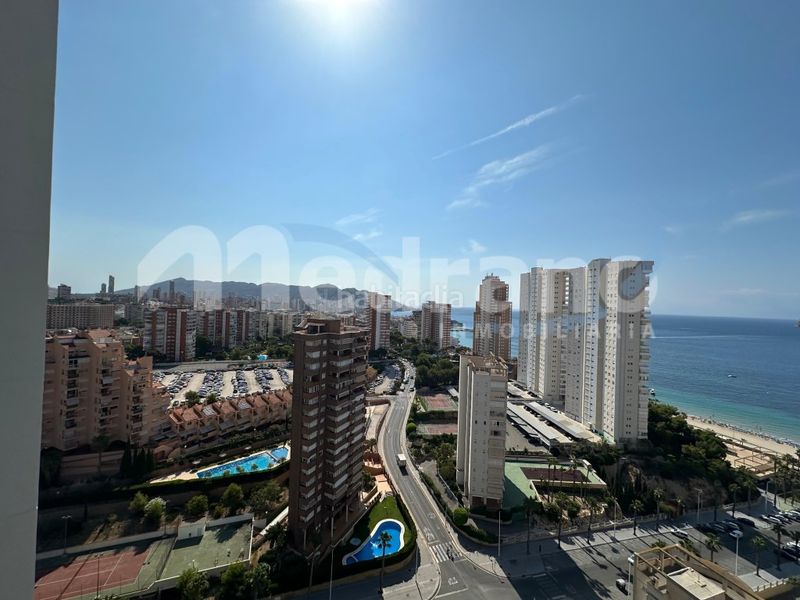 Foto 1912fa84-5002-4ab0-9f09-7b24d050af7f. Pis amb aparcament piscina a Playa Poniente Benidorm