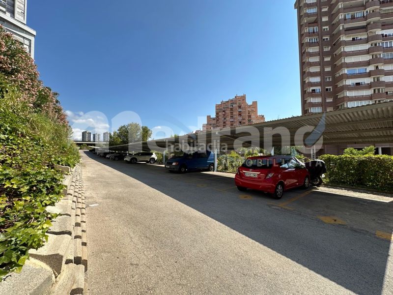 Foto 3de9cce8-6a94-46fa-bf61-b6c9ff07c0bf. Pis amb aparcament piscina a Playa Poniente Benidorm