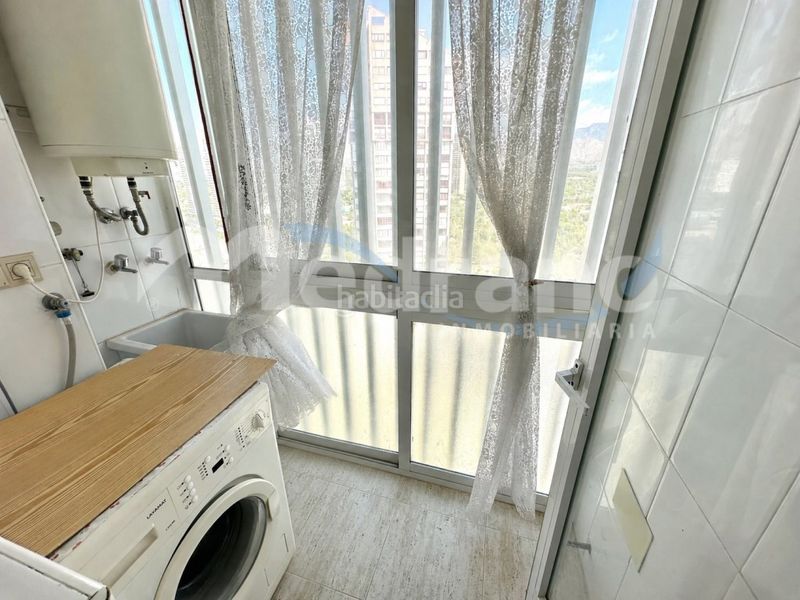 Foto 532bf664-cd4d-465b-b13f-e6dbe8ae5f44. Pis amb aparcament piscina a Playa Poniente Benidorm