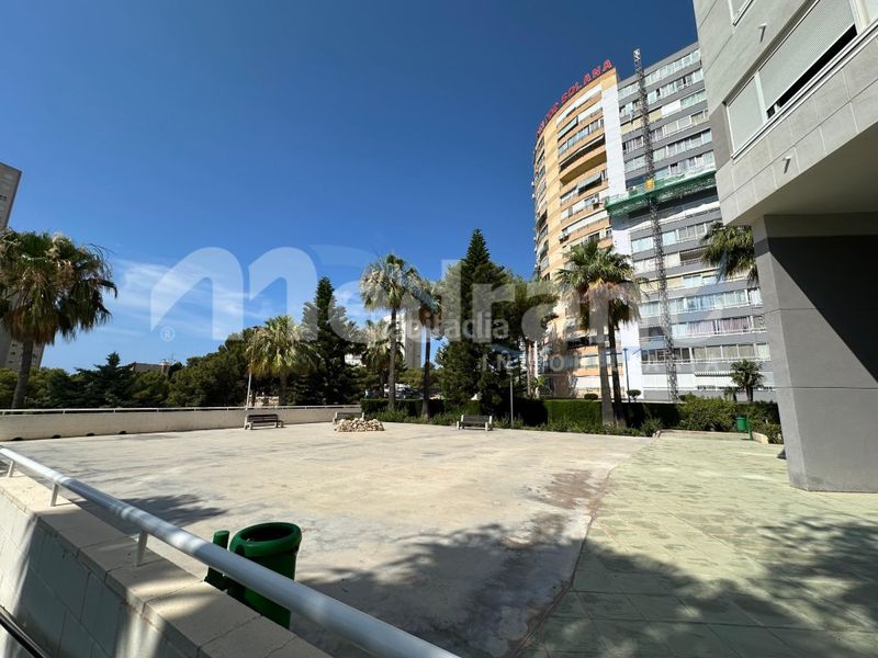 Foto 8f7b7053-8dcc-4fec-bbb7-ede2911328e1. Pis amb aparcament piscina a Playa Poniente Benidorm