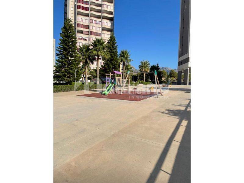 Foto f4168b60-b5c6-4c94-8df1-375fcd1f5827. Pis amb aparcament piscina a Playa Poniente Benidorm