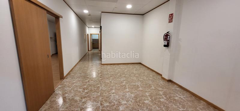 Foto 5db4663d-ddeb-4df8-98f7-a803065db090. Local comercial  en Can Clos-Pinetons Ripollet